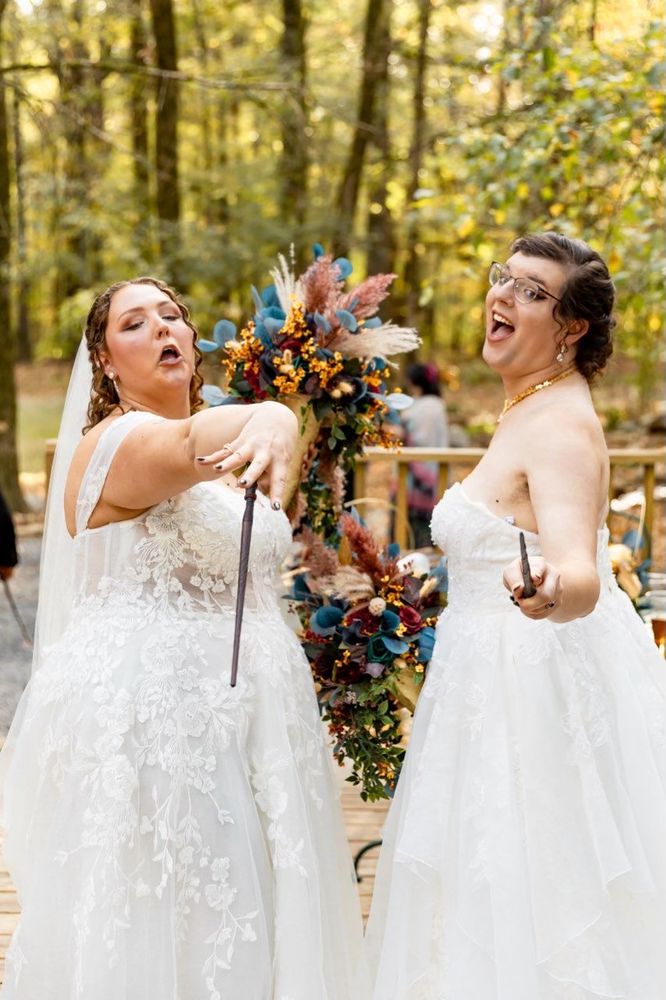 YOUR FAVORITE SEAMSTRESS Updated September 2024 25 Photos 5190