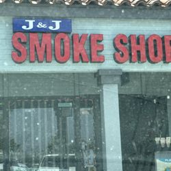 J&J Smoke Shop - Bad service