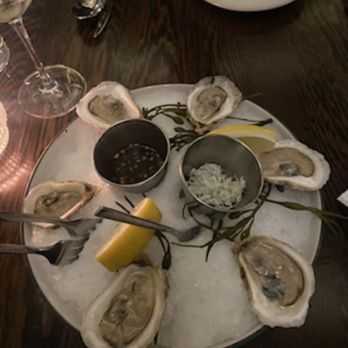 Perle Restaurant - Oysters - New American Near Me - Pasadena, California