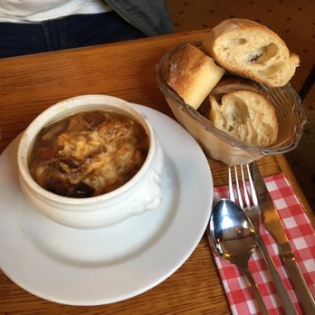 Le Temps des Cerises - Soupe a l'oignon! - French Near Me - Paris, 75