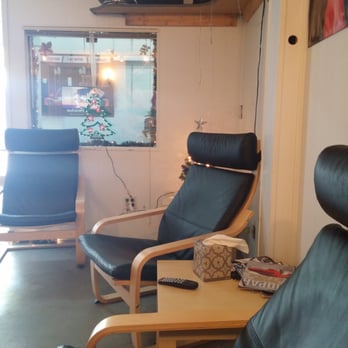 Ultimate Window Tinting - Seating in the lounge=comfy. - Home Window Tinting Near Me - Orlando, Florida