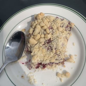 Housewife - Berry crumble - Breakfast & Brunch Near Me - Grandview, Missouri Housewife - Berry crumble - Breakfast & Brunch Near Me - Grandview, Missouri