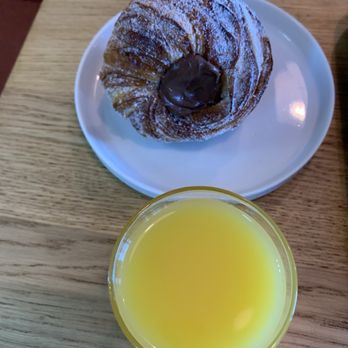 Caracas Bakery - Nutella cruffin with OJ - Bakeries Near Me - Miami, Florida Caracas Bakery - Nutella cruffin with OJ - Bakeries Near Me - Miami, Florida