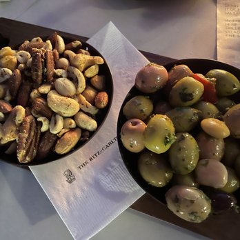 'O' Bar + Kitchen - Olives and nuts - Cocktail Bars Near Me - Santa Barbara, California
