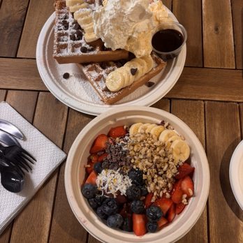 Waffle and Berry - This is the banana and chocolate waffle with a acai bowl!!! - Waffles Near Me - Honolulu, Hawaii