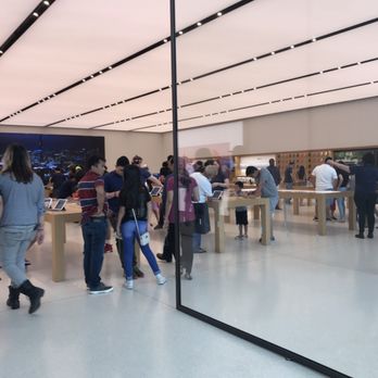 Apple - Memorial City - Computers Near Me - Houston, Texas