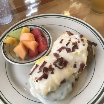Woody's Diner - Farmers breakfast with fruit 3/5 - Diners Near Me - Sunset Beach, California