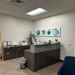 Geode Health - Geode Health Aurora Reception Desk