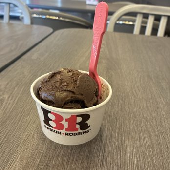 Baskin Robbins - Chocolate fudge ice cream - Ice Cream & Frozen Yogurt Near Me - Panorama City, California