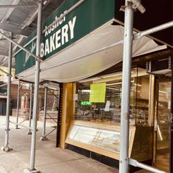 user provided Moishes Kosher Bakery photo