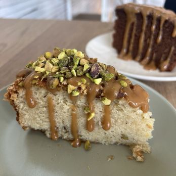 Code Wise - Torta de Pistacho con dulce de leche - Desserts Near Me