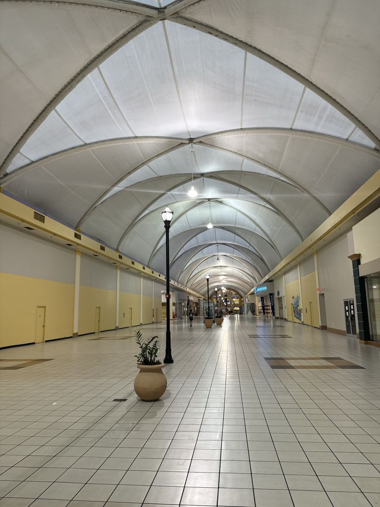 Mall At 163rd Street Image