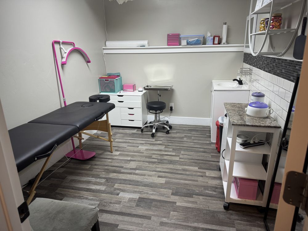 Brat’s Beauty Boutique Logo