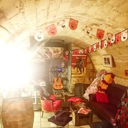 El Sitio Bar Tapas - Le haut était plein alors les filles nous ont dit d'aller en bas, à la cave!