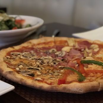 Michelangelo - Mushroom, ham, artichoke, and paprika peppers - Italian Near Me - Füssen, BY Michelangelo - Mushroom, ham, artichoke, and paprika peppers - Italian Near Me - Füssen, BY