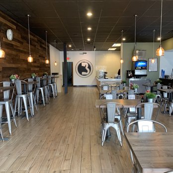 Buzzed Bull Creamery - Maineville - Ice Cream & Frozen Yogurt Near Me - Maineville, Ohio