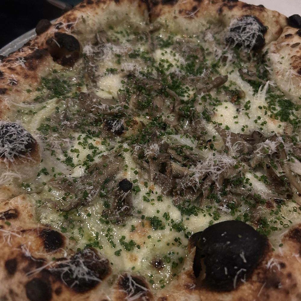 ViceVersa Miami - Mushroom pizza - Cocktail Bars Near Me - Miami, Florida