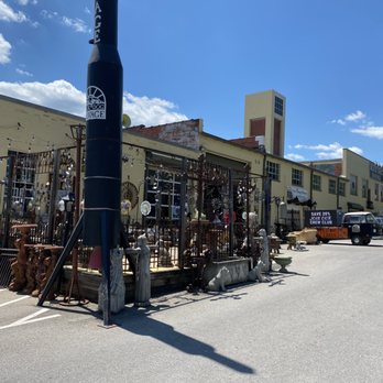 Black Dog Salvage - Antiques Near Me - Roanoke, Virginia Black Dog Salvage - Antiques Near Me - Roanoke, Virginia