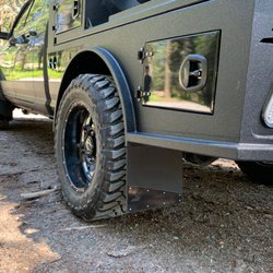 Okanagan Custom Trucks - stryker hauler bed coated in bedliner with rocker protection on cab.