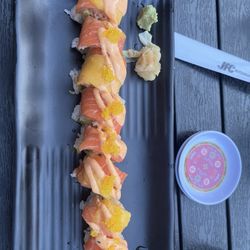 Village Sushi & Grill - Sunset Maki