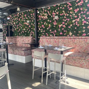 Wilson Hardware Kitchen & Bar - Rooftop Patio Covered Seating - New American Near Me - Arlington, Virginia Wilson Hardware Kitchen & Bar - Rooftop Patio Covered Seating - New American Near Me - Arlington, Virginia