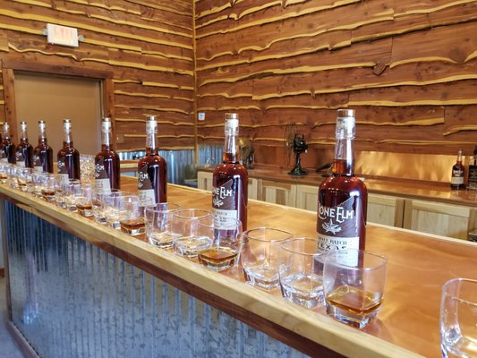 Five Points Distilling / Lone Elm Whiskey by null