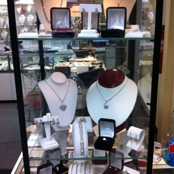 Henry's Jewelers - 14k diamond jewelry - Jewelry Near Me - Warrington, Pennsylvania Henry's Jewelers - 14k diamond jewelry - Jewelry Near Me - Warrington, Pennsylvania