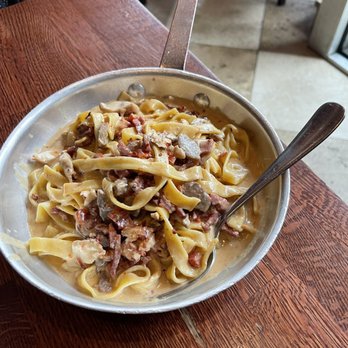 Carmelina's - Crazy Alfredo - Italian Near Me - Boston, Massachusetts
