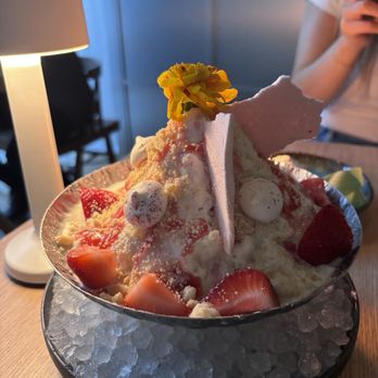 Janken - Strawberry bingsu - Japanese Near Me - Portland, Oregon