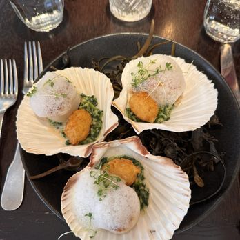 The Ivy Cafe - Marylebone - Roasted scallops - Cafes Near Me - London, XGL