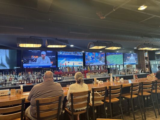 Jon's Grille by null