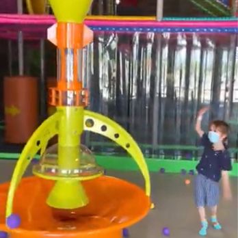 Jungle Jam - Ball floaty blaster area - put foam balls in the orange circle and watch them float up into the air! - Indoor Playcenter Near Me - Albuquerque, New Mexico