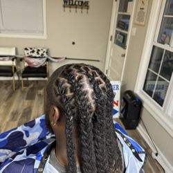 Savv’s Barbershop - Retwist & Style