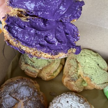 MCourse - Ube cream puff - Patisserie/Cake Shop Near Me MCourse - Ube cream puff - Patisserie/Cake Shop Near Me