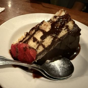 Boston Sail Loft - Boston Cream Pie (no whip cream) - Bars Near Me - Boston, Massachusetts