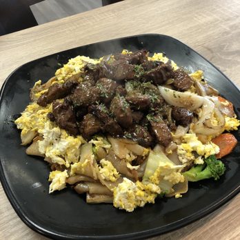 Pholicious Noodle Bar - 72. Pad See Ew with Filet Mignon Steak (extra steak) - Vietnamese Near Me - Lake Forest, California