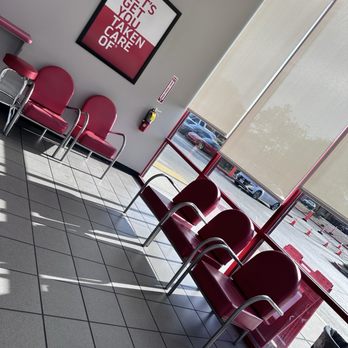 Discount Tire - Plenty of seating - Tires Near Me - Las Vegas, Nevada