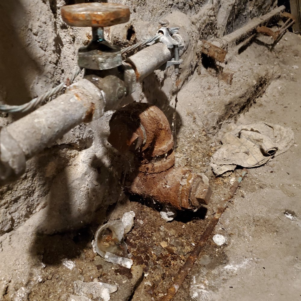 Deca Property Management - Leaking water main at current apartment - Property Management Near Me - Saint Louis, Missouri Deca Property Management - Leaking water main at current apartment - Property Management Near Me - Saint Louis, Missouri