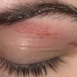 Fine eyebrow threading and waxing