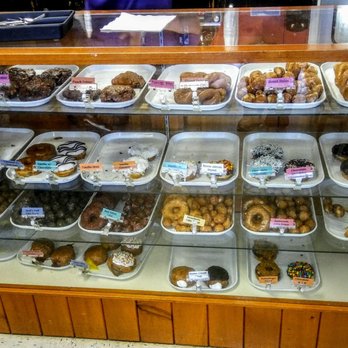 Tommy's - Tommy's donut display. Later in the day, but still a good selection - Bakeries Near Me - Macon, Georgia Tommy's - Tommy's donut display. Later in the day, but still a good selection - Bakeries Near Me - Macon, Georgia