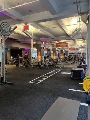 Crunch Fitness - 38th Street by null