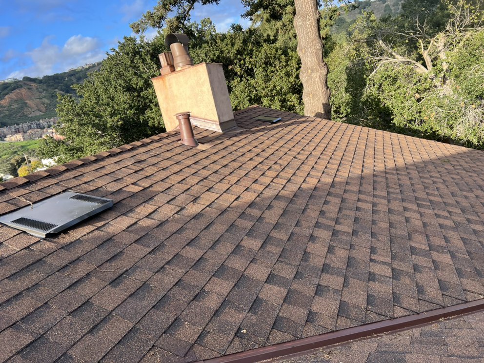 Slide of A. Mendoza Roofing