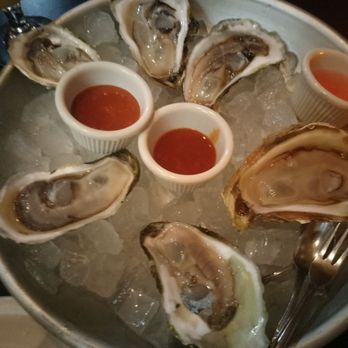 Osteria Salina - Half dozen enormous oysters/Auburn NY - Italian Near Me - Auburn, New York