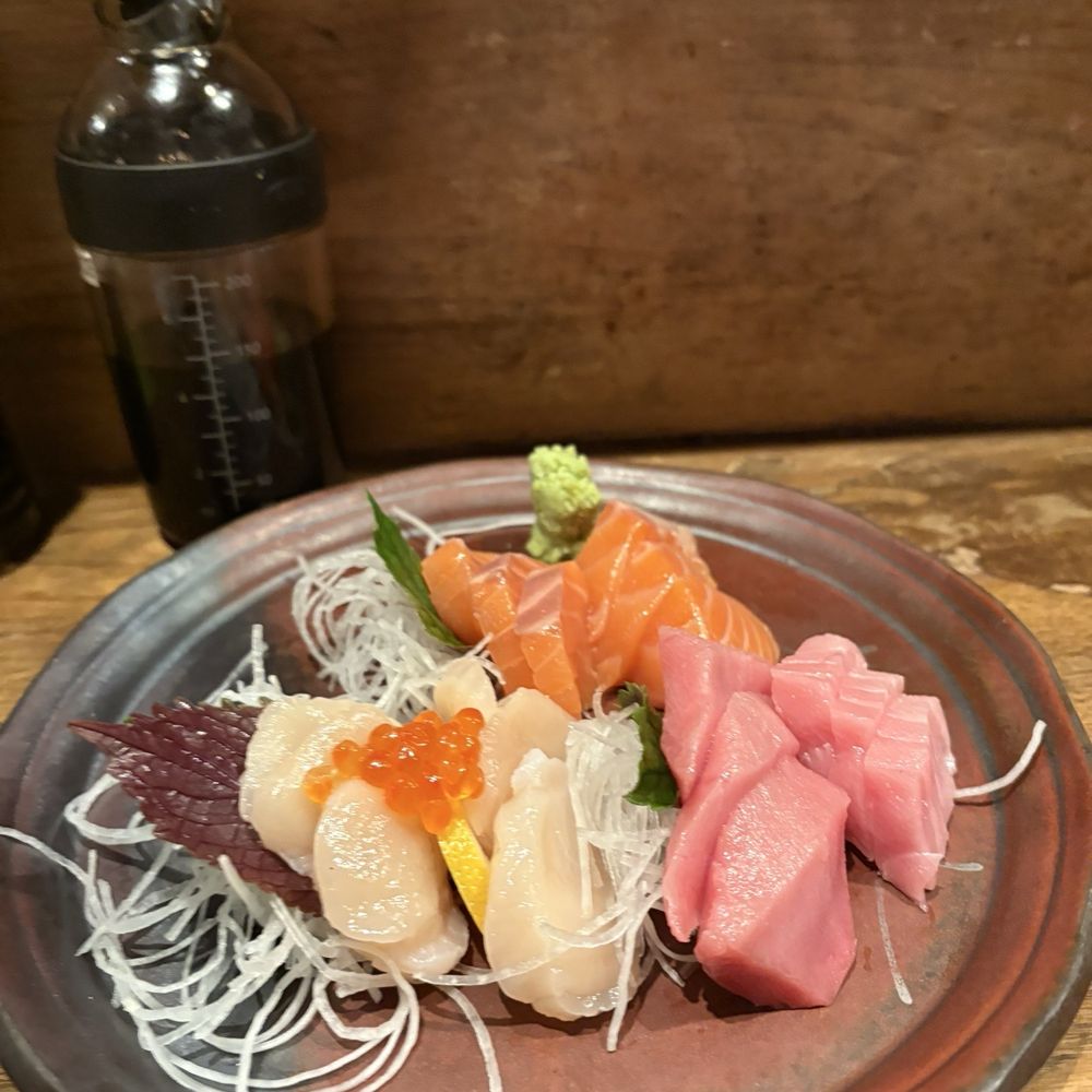 Mr Max - Salmon Sashimi, fatty tuna sashimi, and scallop sashimi - Sushi Bars Near Me - Irving, Texas