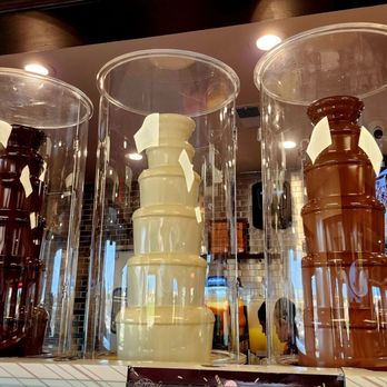 Melt n Dip - Ice Cream & Frozen Yogurt Near Me - Aurora, Illinois Melt n Dip - Ice Cream & Frozen Yogurt Near Me - Aurora, Illinois