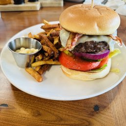 Cheeseburger with bacon