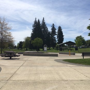 Franklin Park - Great area for beginner bikers/scooters/trikes etc and a small sprayground - Parks Near Me - Tacoma, Washington Franklin Park - Great area for beginner bikers/scooters/trikes etc and a small sprayground - Parks Near Me - Tacoma, Washington