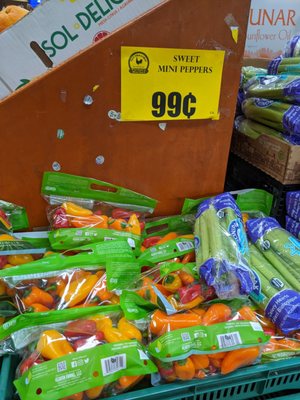 Red Tomatoes Farmers Market by null