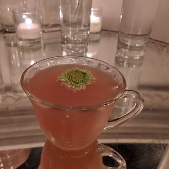 Needle and Thread - Gin drink with elderflower liquor and apple flavors - Lounges Near Me - Seattle, Washington