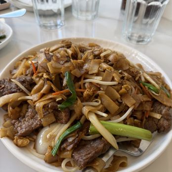 Ah Ma’s kitchen  - Beef Chow Fun - Asian Fusion Near Me - San Francisco, California